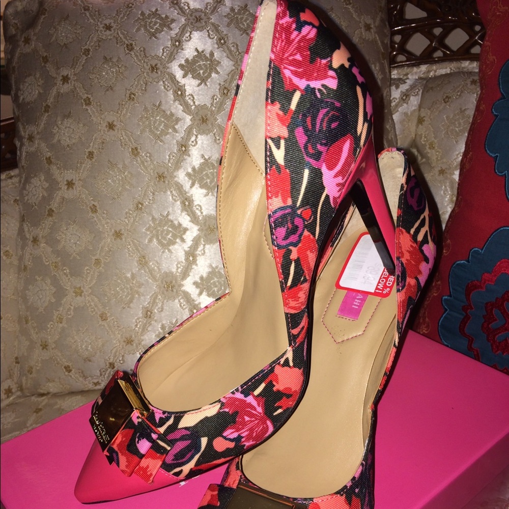 Isaac Mizrahi multicolor floral pumps - Picture 2 of 4