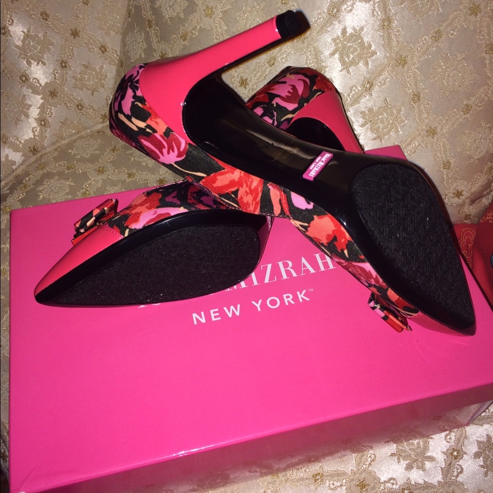 Isaac Mizrahi multicolor floral pumps - Picture 4 of 4