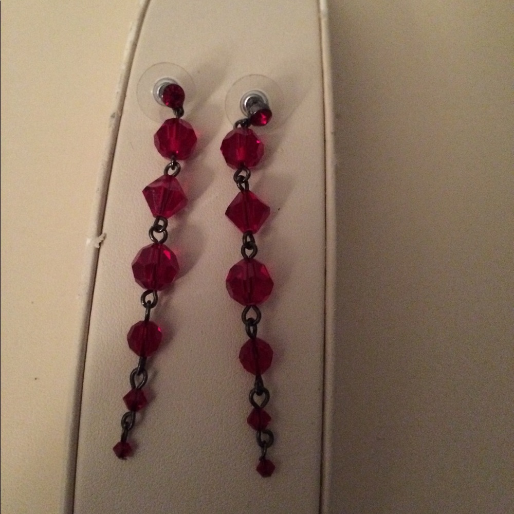Cache earrings