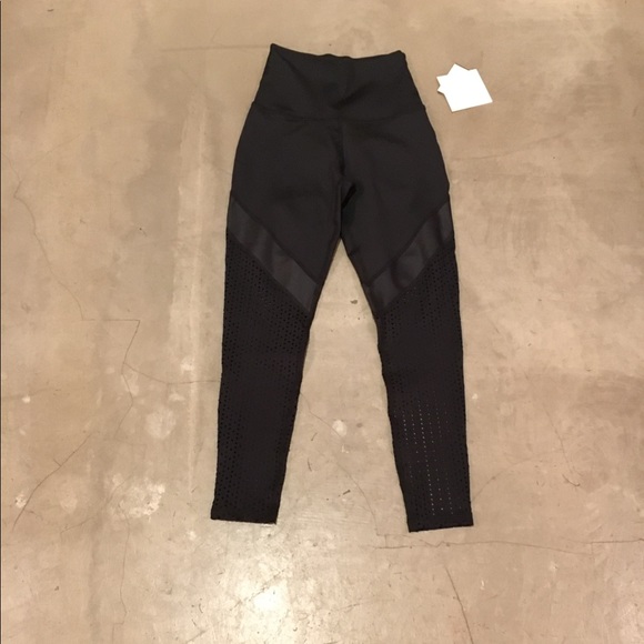 NWT beyond yoga perfect angles midi legging black - Picture 3 of 5