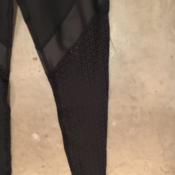 NWT beyond yoga perfect angles midi legging black - Picture 4 of 5