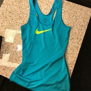 Women’s XS Nike Pro Tank