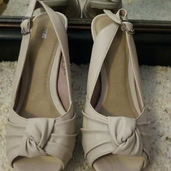 Platform heels - Picture 2 of 2