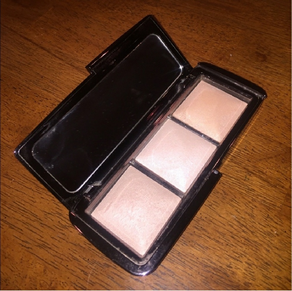 Ambient light pallet