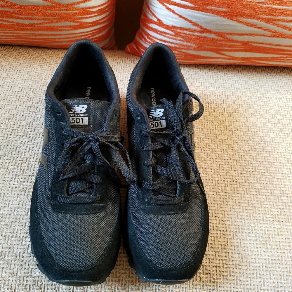 New Balance sneakers women's black on black