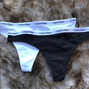 {Calvin Klein} Black & White Thong Set NWOT