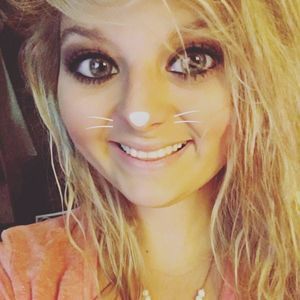 Meet your Posher, Alexis