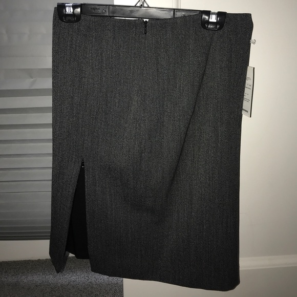 Pencil skirt brand new with tags - knee length - Picture 2 of 5