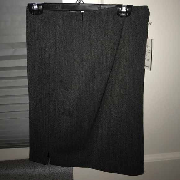 Pencil skirt brand new with tags - knee length - Picture 3 of 5