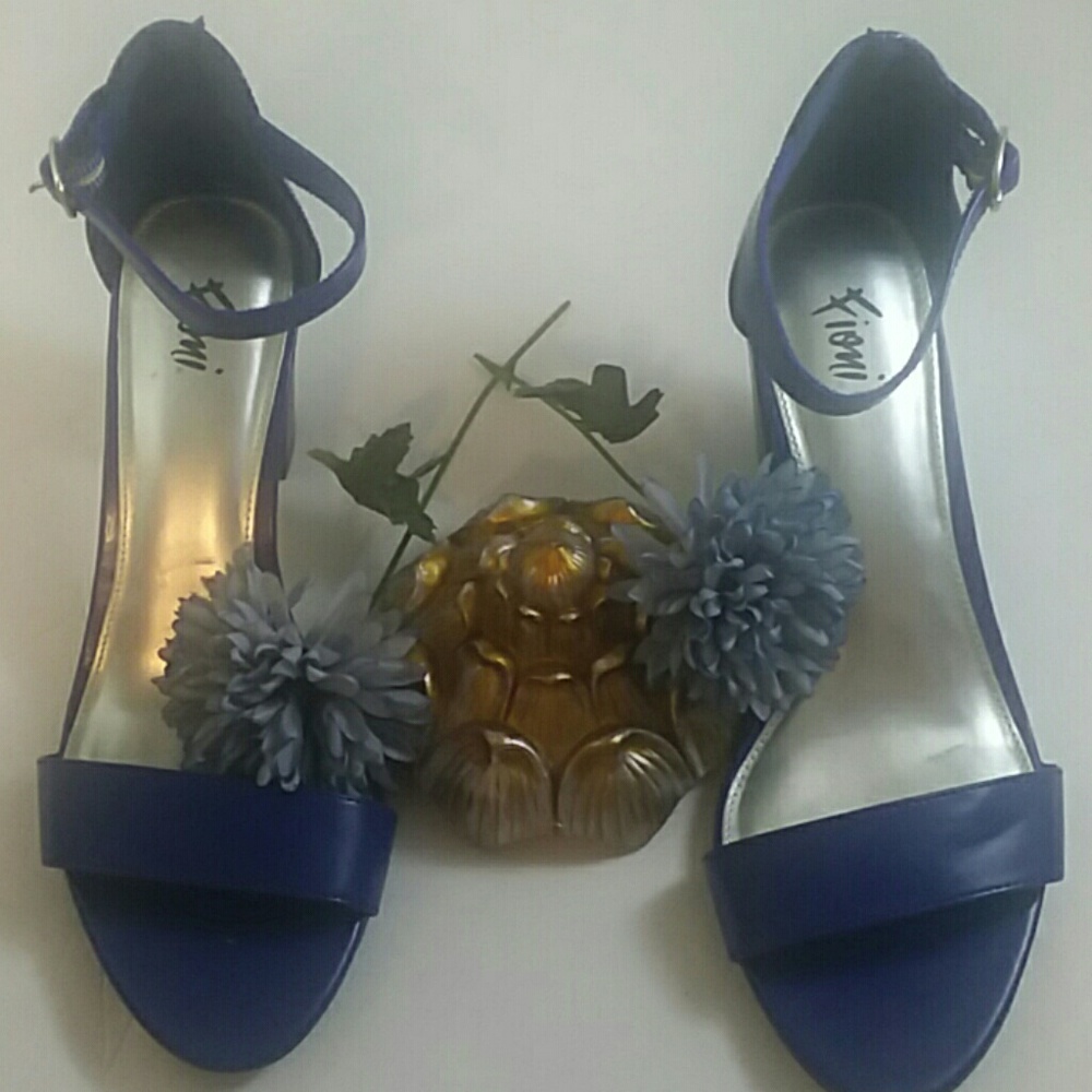 💖Today's SALE💣💥Navy blue Heels