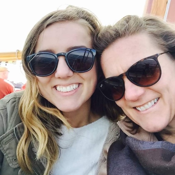 Meet your Posher, Marissa - Picture 2 of 2