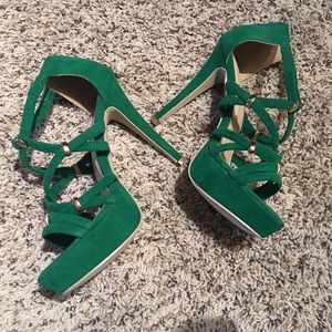 NWOT | Never worn Green with Gold Detail Heels 11 NWOT | Never worn Green with Gold Detail Heels 11