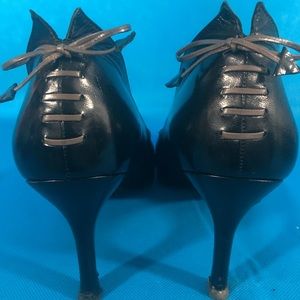 Stuart Weitzman black pump 6,5 B genuine leather Stuart Weitzman black pump 6,5 B genuine leather