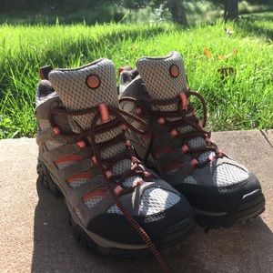 Merrell Hiking Boots 7.5