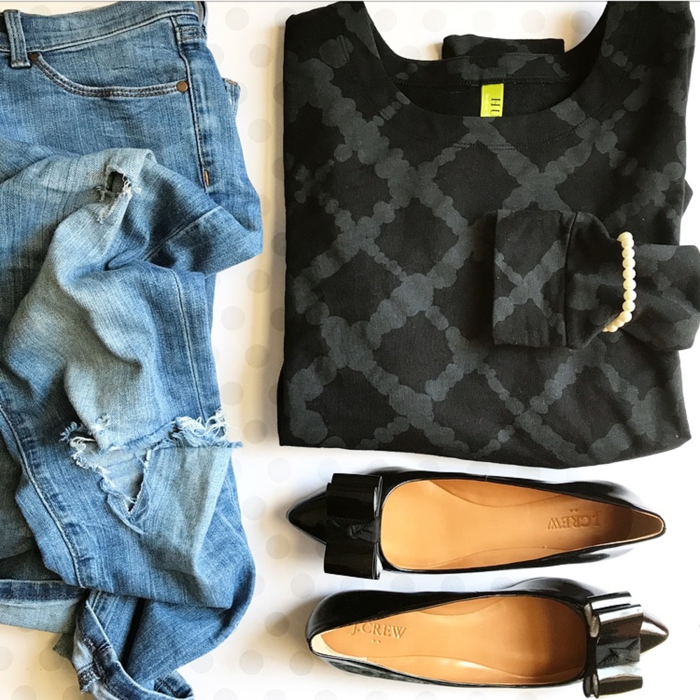 NWT Hue patterned Sweatshirt Size M