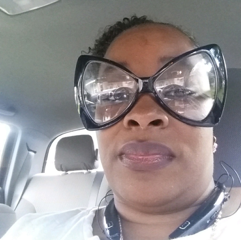 Meet your Posher, Tonya