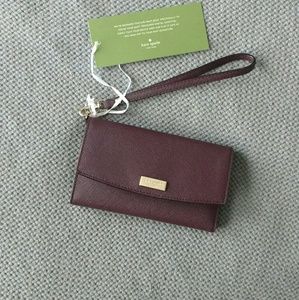 🆕 Kate Spade wristlet with phone slot! 🆕 Kate Spade wristlet with phone slot!