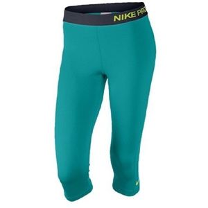 Women’s XS Nike Pro Core Compression Capri