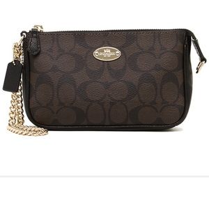 ✨Coach Signature Large Wristlet Purse✨ ✨Coach Signature Large Wristlet Purse✨