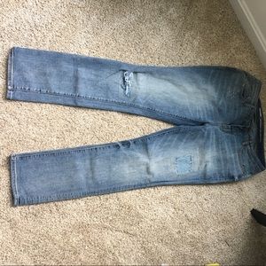 NWOT Light Wash Boyfriend Jeans NWOT Light Wash Boyfriend Jeans
