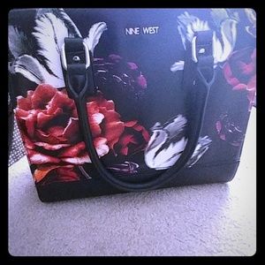 Floral Nine West Cross body Floral Nine West Cross body
