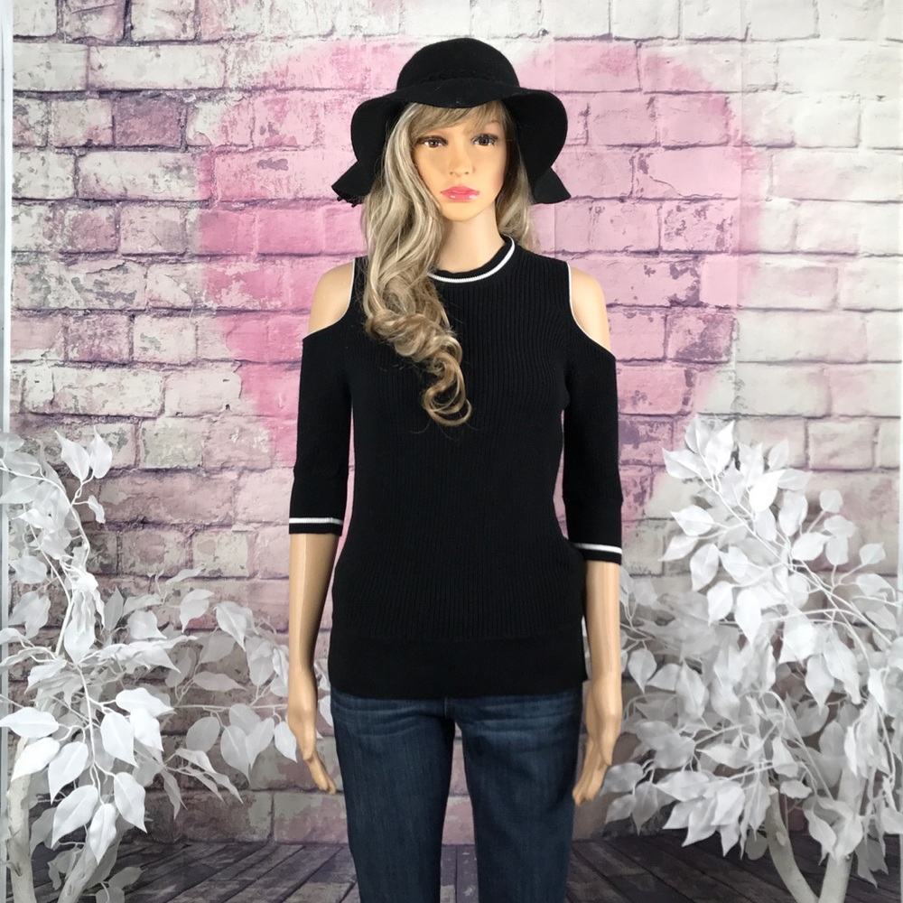 NWT!! Cold Shoulder Sweater