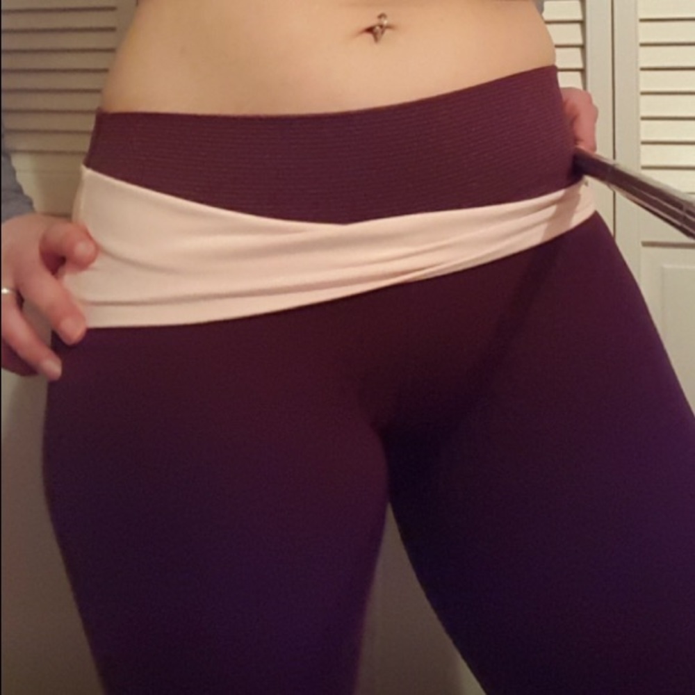 Lululemon Astro Pant Bordeaux- Size 8 - EUC