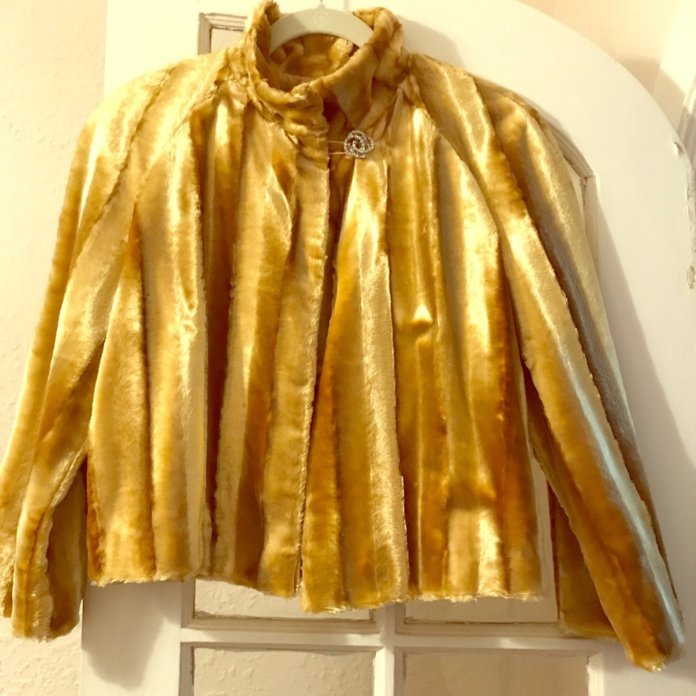 Vintage-look Faux Fur Bolero Swing Jacket