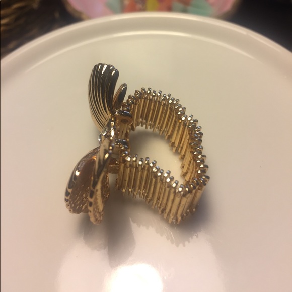 Lilly Pulitzer adjustable gold bow ring. - Picture 2 of 2