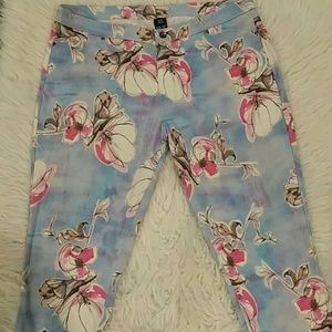 Super cute and comfortable Capri pants