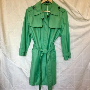 Gap trench (green)