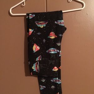 **ON HOLD** Lularoe space leggings os