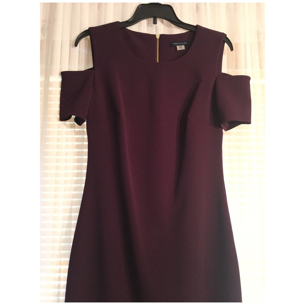 ⬇️$85 Tommy Hilfiger Cold Shoulder Dress - Picture 3 of 5