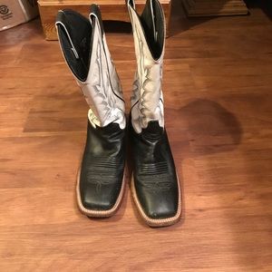 Justin square toes boots