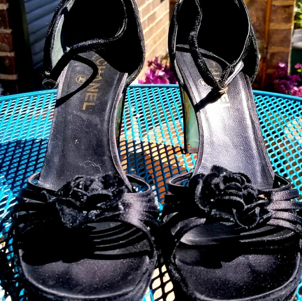 Vintage? Black velvet ankle strap open toed heel