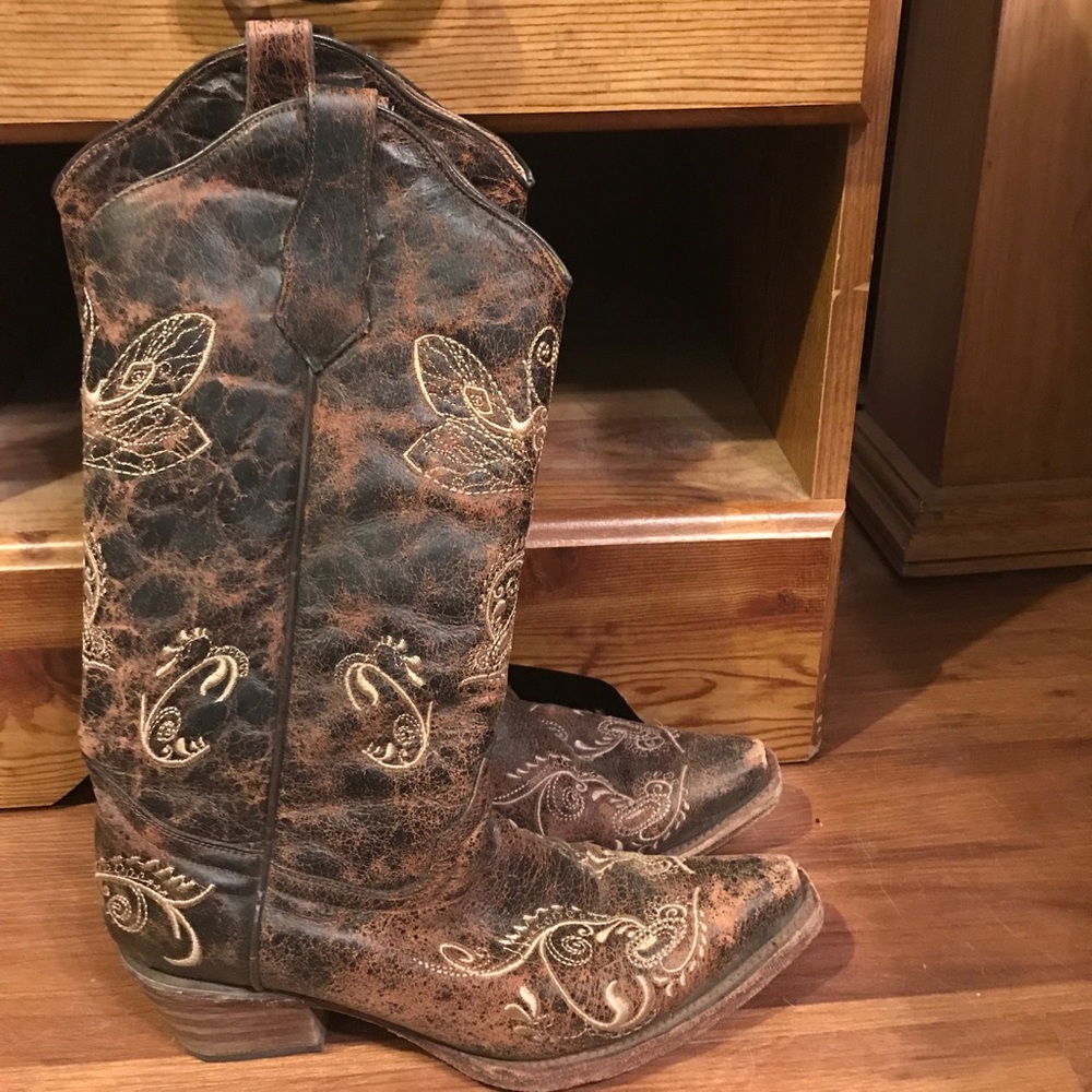 Pointed toe Boots