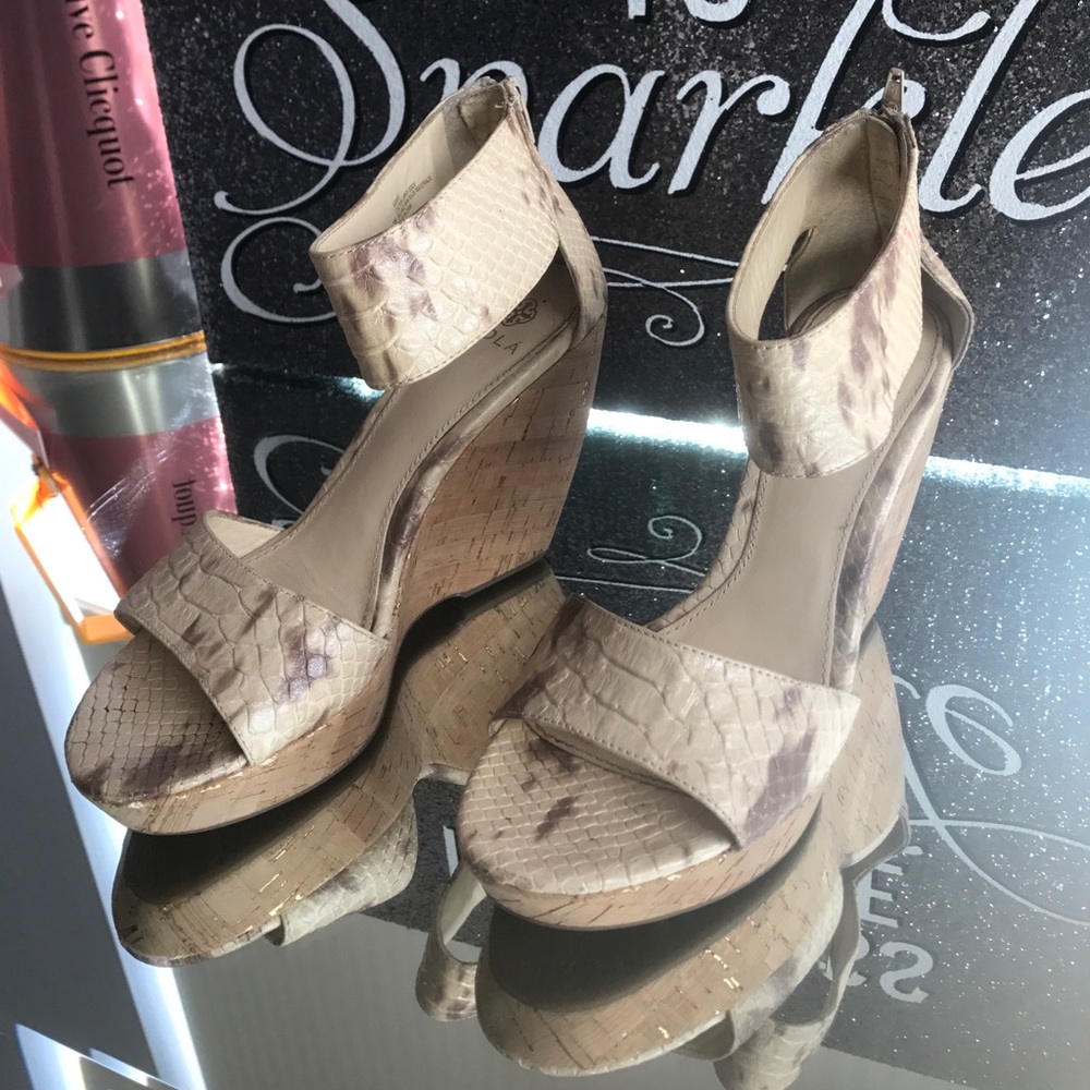 Isola Snakeskin Wedge