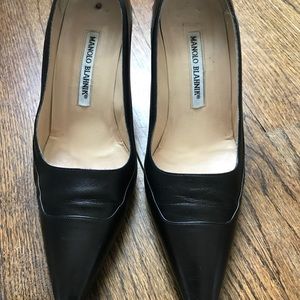 Manolo Blahnik black leather classic pumps Manolo Blahnik black leather classic pumps