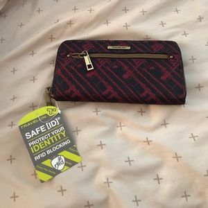 RFID blocking safety wallet