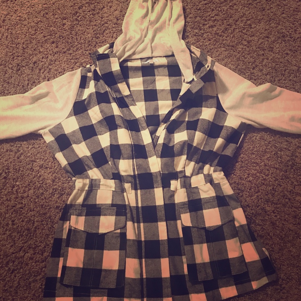 Black plaid hooded zip jacket