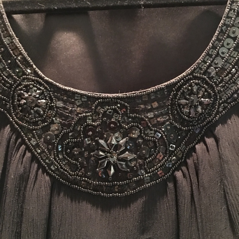 Elegant vintage blouse w stunning beaded neckline