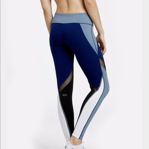 Sporty + Super Flattering Splits59 Legging