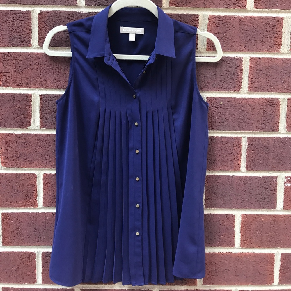 Banana Republic pleated button-up blouse