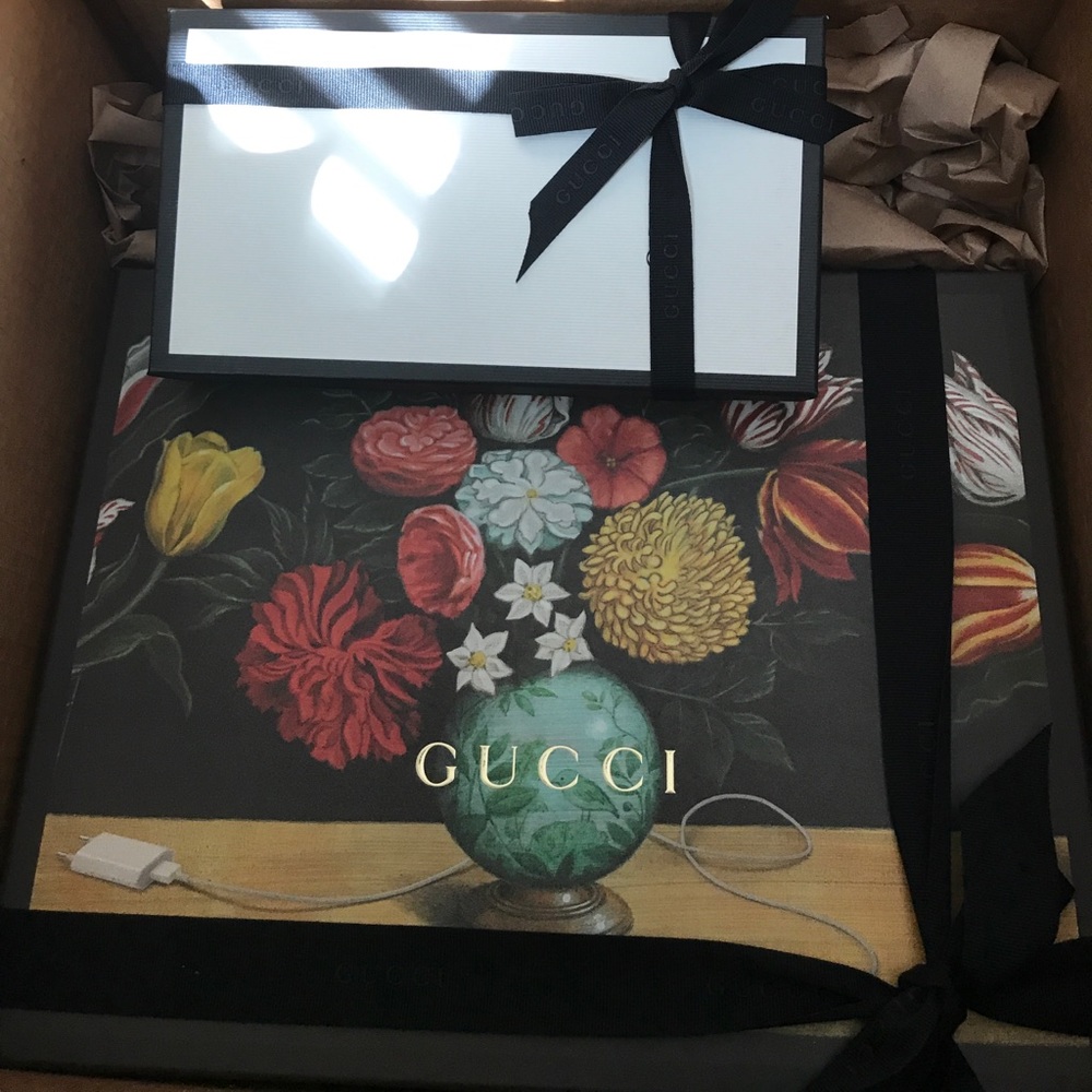 Gucci delivery