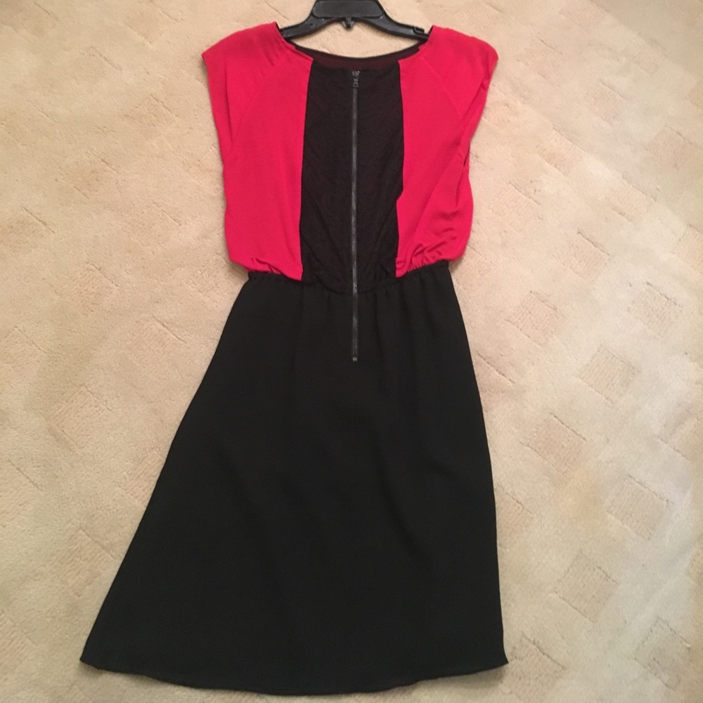 Alice and Olivia Red/black lace dress