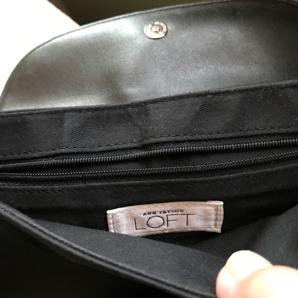 Small Handbag - Picture 2 of 3
