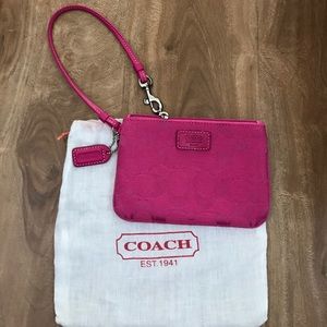 Auth. COACH wristlet