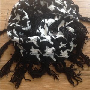 Black and white patterned infinity scarf