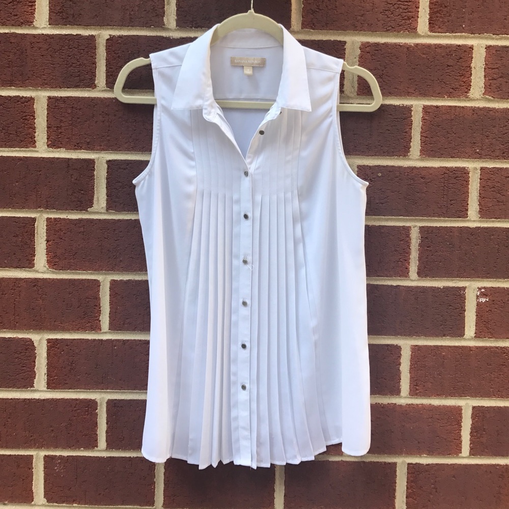 Banana Republic sleeveless blouse