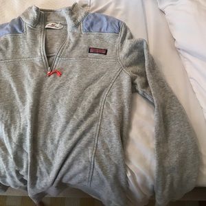 Vineyard vines shep shirt w blue shoulder patches